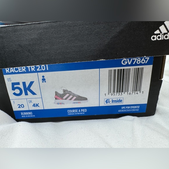 New Adidas size 5k toddler shoes - Picture 4 of 7